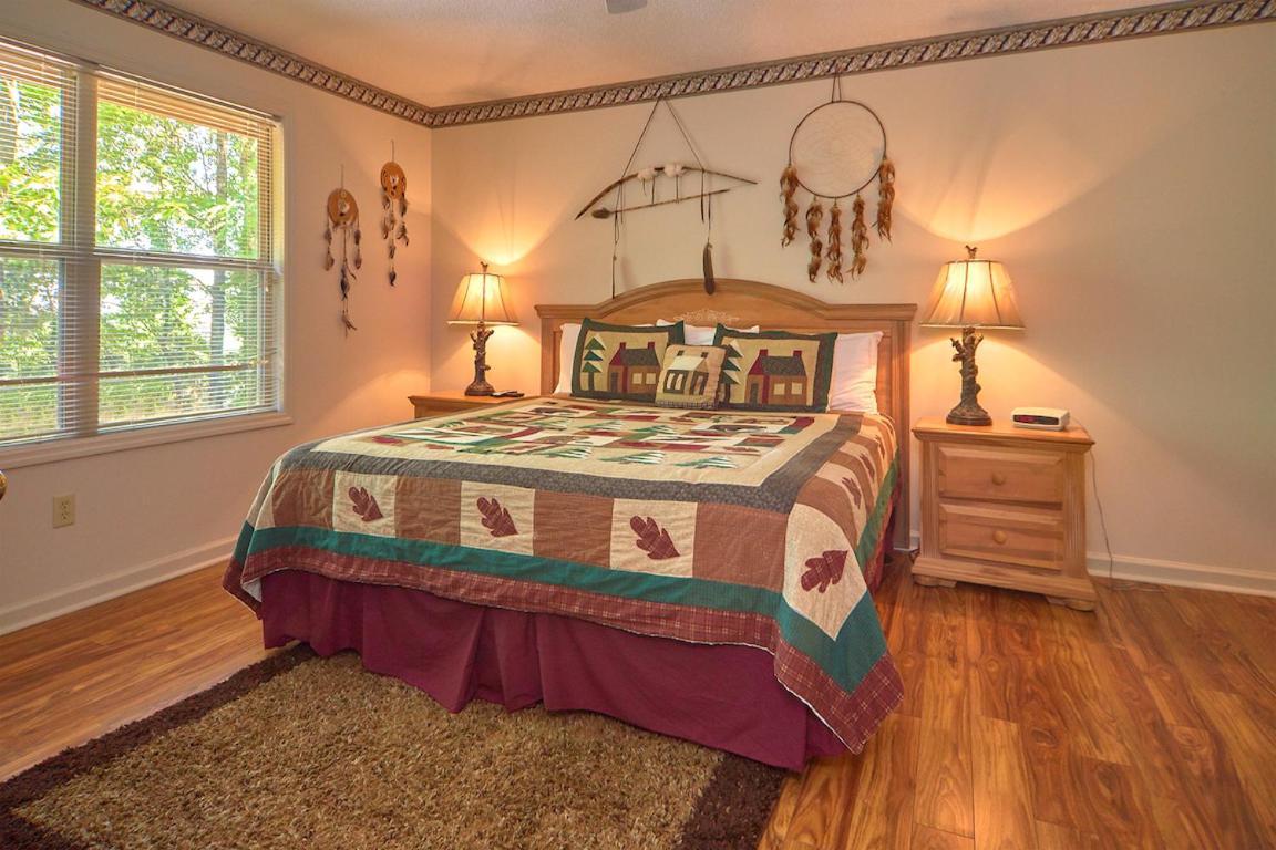 Вилла Mountain Hideaway Гатлинбург Экстерьер фото